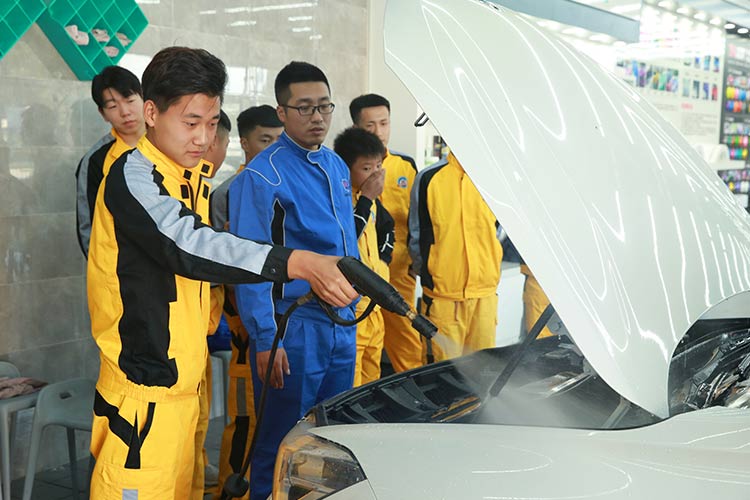 开一间汽车精洗店需要哪些设备,开一家汽车精洗保养店怎么样