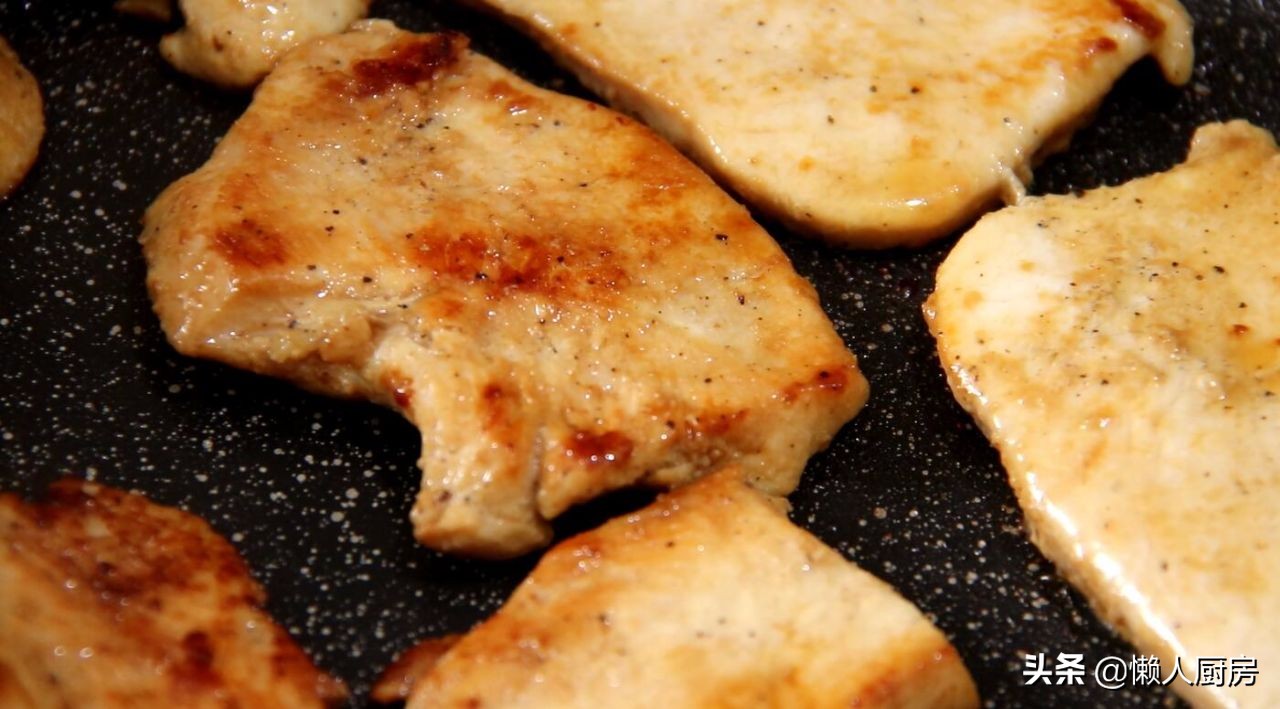 减肥如何煎鸡胸肉好吃,煎鸡胸肉跟水煮鸡胸肉