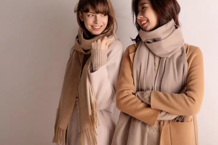 羊绒围巾很温暖,流行的羊绒围巾