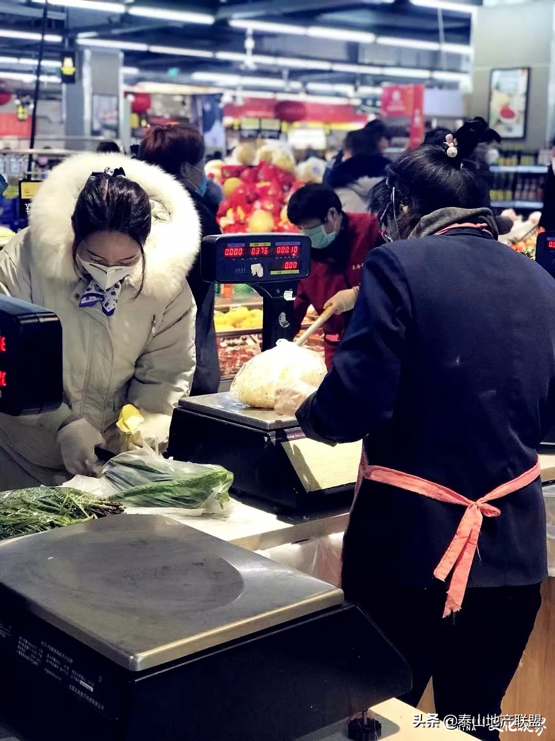 致敬一线工作人员济南,致敬物业在一线服务人员