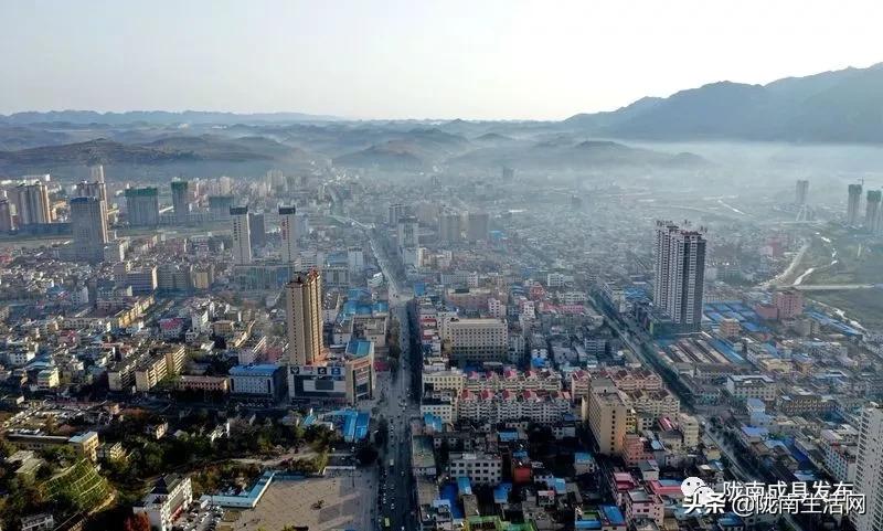 我叫成县,这是我2019年的自拍照