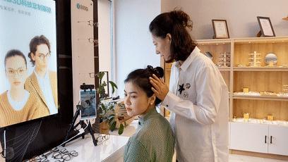 同样是眼镜工作室，凭什么这家值得朋友圈3000好友同时推荐？