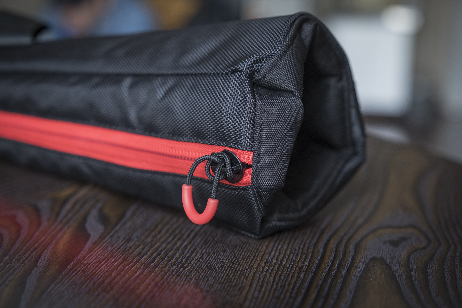 聚目开箱丨明明能靠脸，偏要拼才华——印迹COBRA2代独脚架开箱