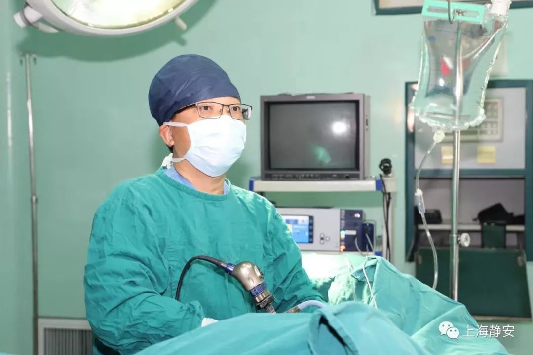 70岁大爷取出膀胱结石,大爷膀胱结石