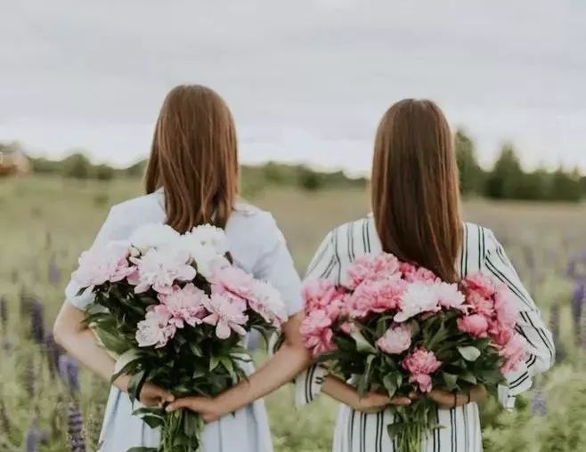 女生发微信状态很有趣,喜欢发微信的女生有哪些特点