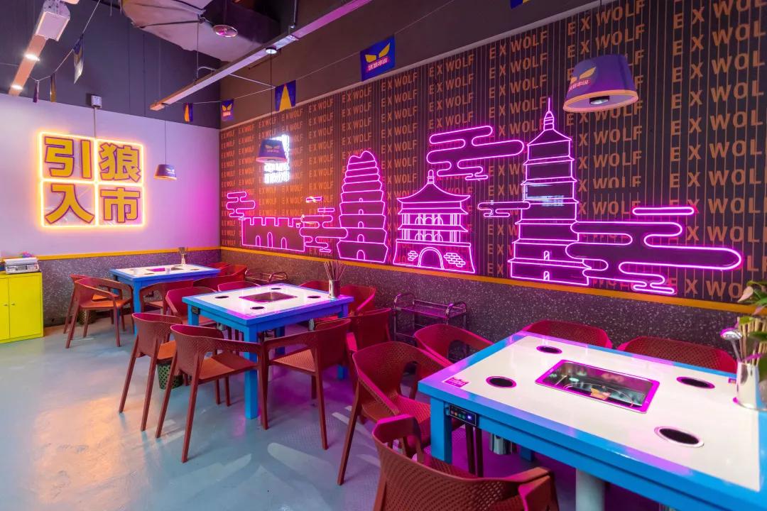 只此一家的牛腩串串火锅C位出道，19块9请你放肆开涮