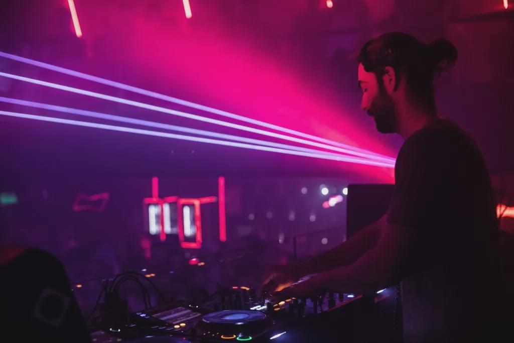 夜店越大越好？只装300人的小酒吧也能进全球百大