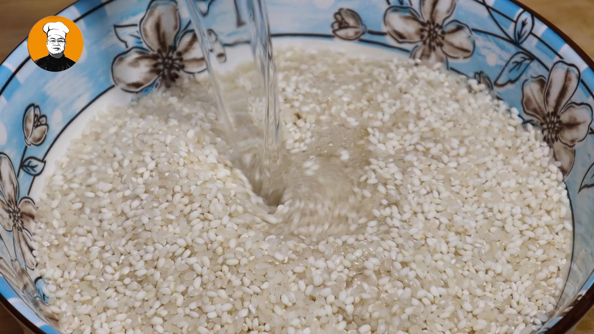 米饭煮的很好吃只需要3种食材,颗粒感十足的冰米饭
