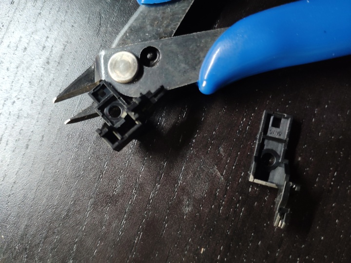 罗技g304鼠标如何拆卸侧键,罗技g604鼠标后盖怎么打开