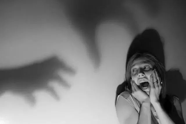 性格软弱，被人怼时会懵，怎么办？