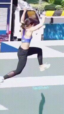 搞笑gif图妹子你这智商真是堪忧啊,妹子超搞笑gif