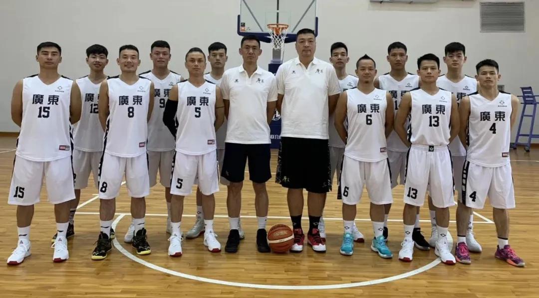 扎根佛山12年！两夺全国冠军！他们的篮球世界，没有声音