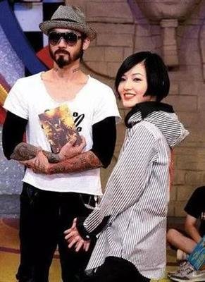 范晓萱割子宫是真的吗,范晓萱打舌钉打耳洞的样子