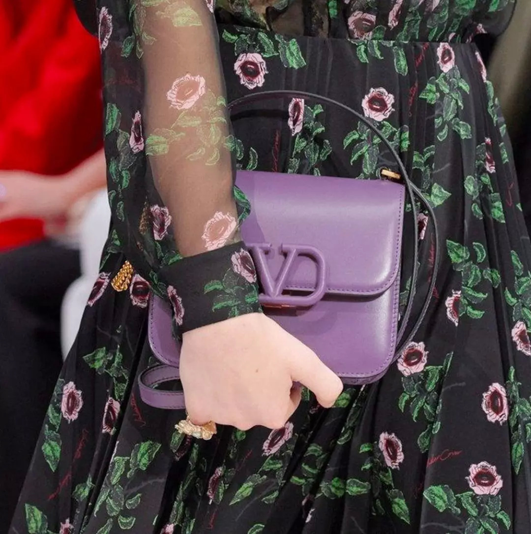 我抓住了一位资深柜员，道出了如何让你掏钱买包的秘密