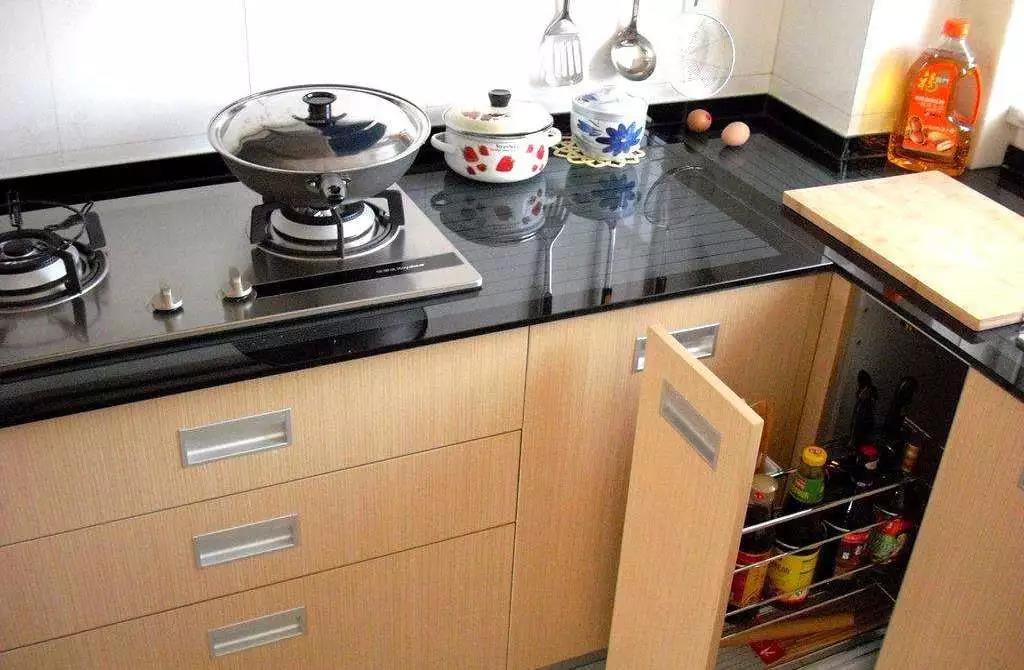 橱柜台面用钢化玻璃材质好吗,不锈钢橱柜台面材质多厚比较好