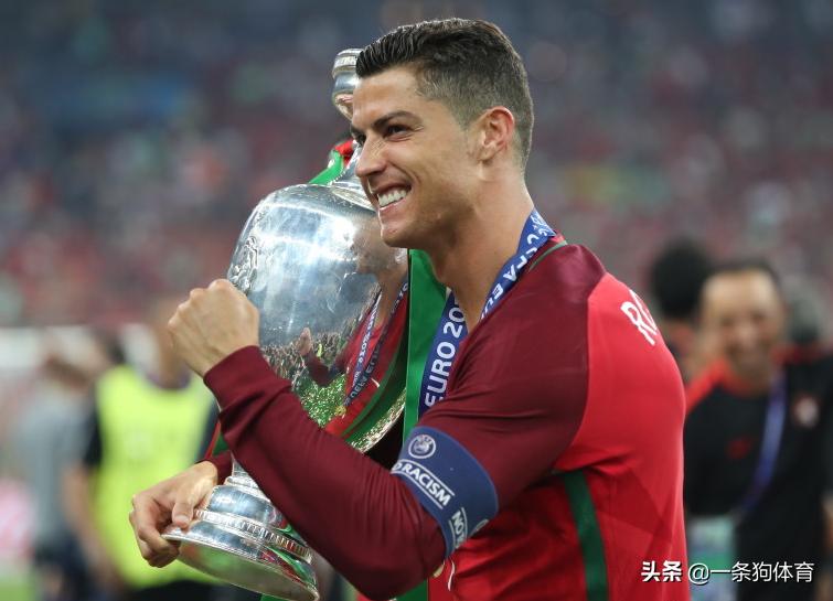 16年欧洲杯c罗夺冠图片,16年欧洲杯c罗绝杀匈牙利