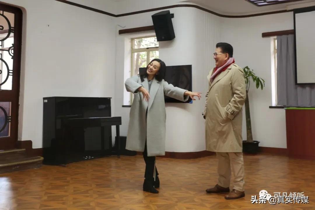 王琳和雪姨坐船,雪姨王琳旅行记