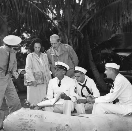 士兵被困海岛上,士兵被困在海上吃鲨鱼