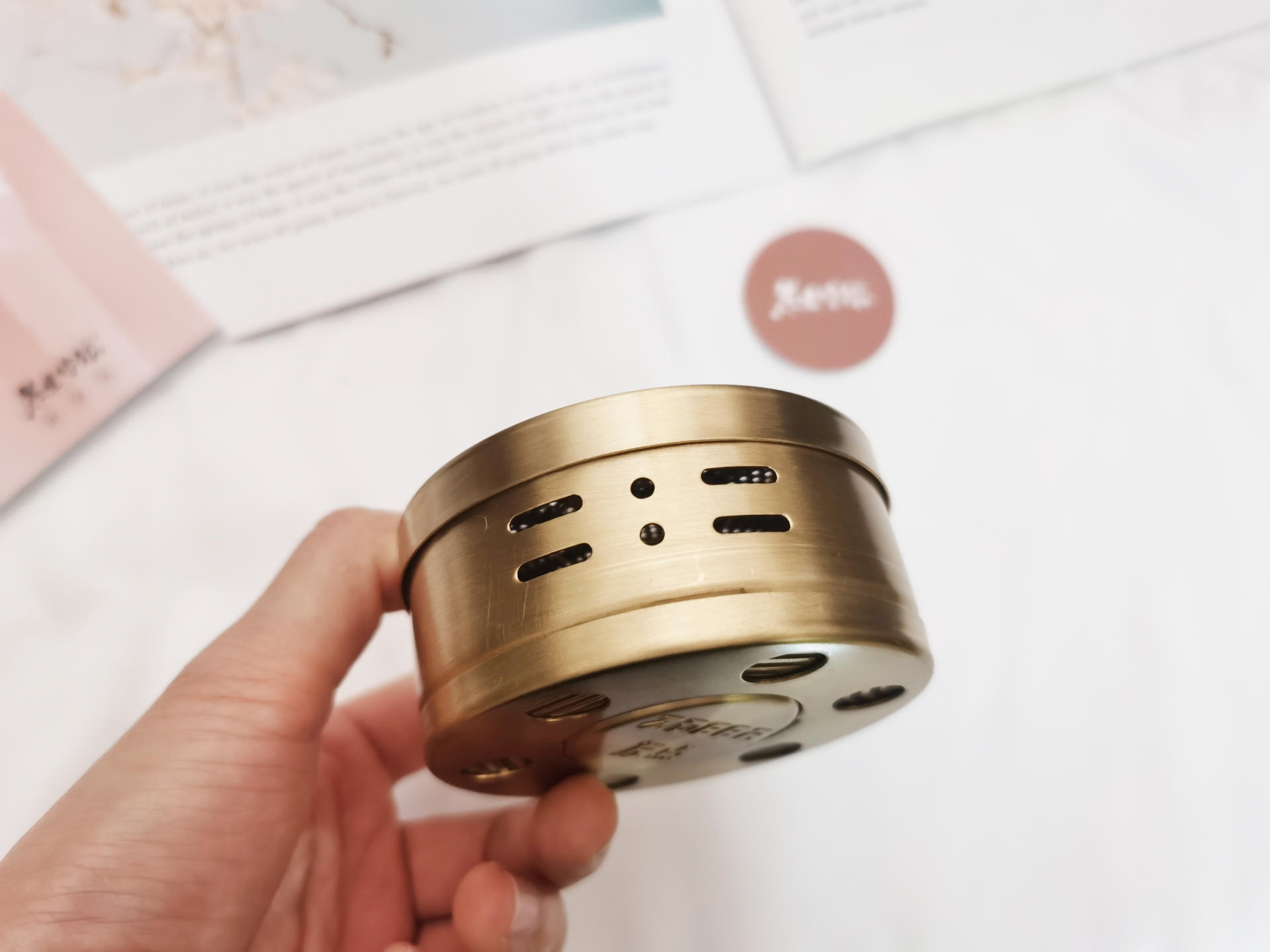 在家自己艾灸哪种艾灸盒好用,自己在家用艾灸盒艾灸的正确方法