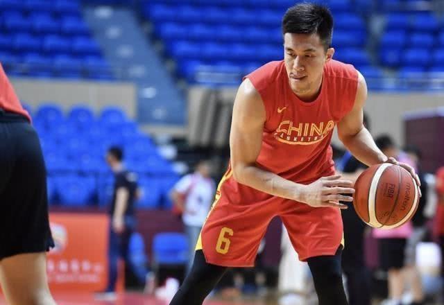 第一控卫郭艾伦精彩集锦,郭艾伦球衣真假怎么鉴别