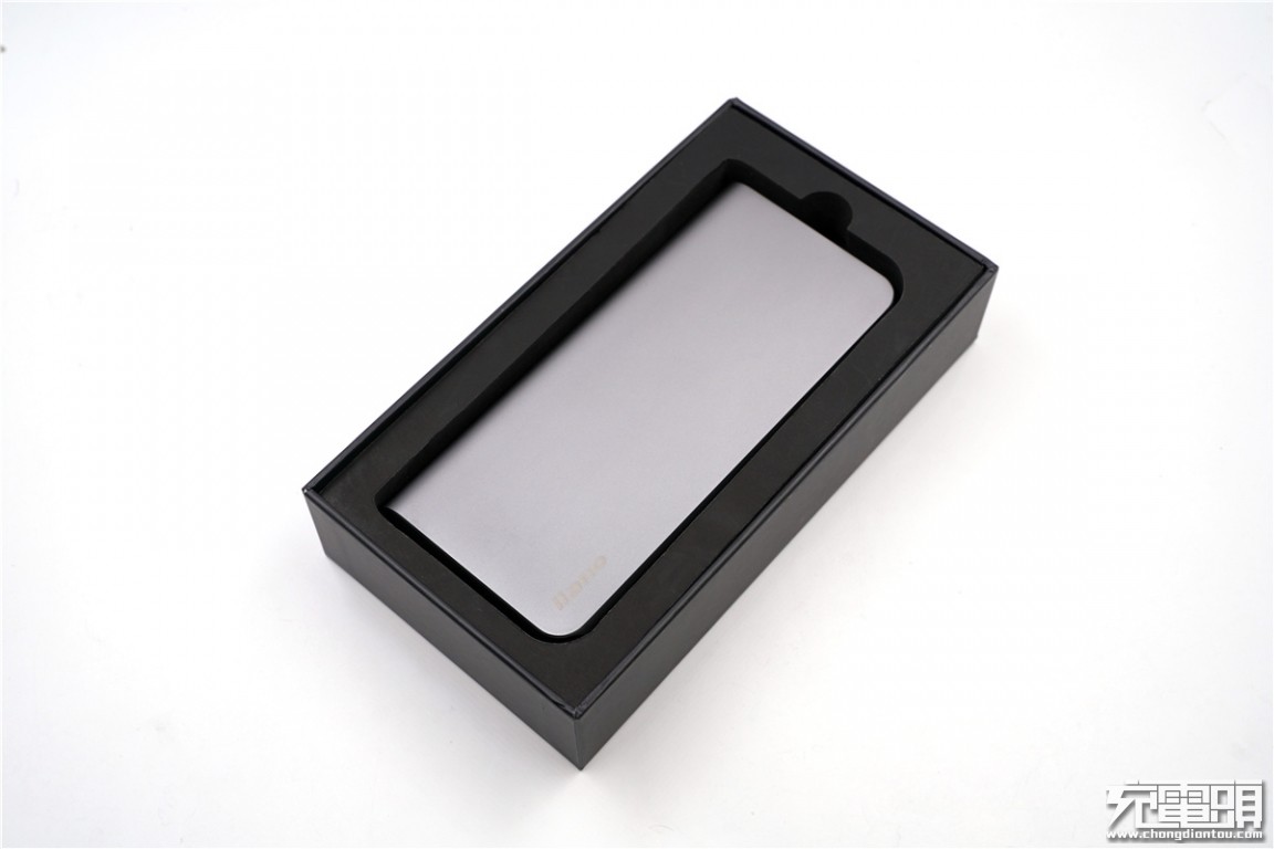 巨能移动电源拆解,绿巨能移动电源评测