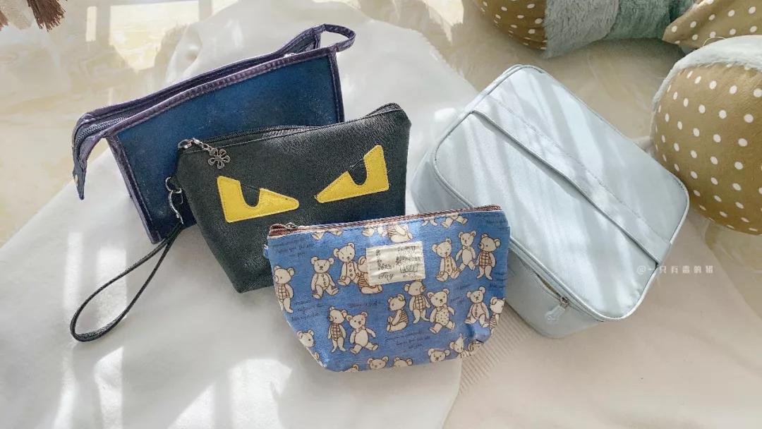 来看看闺蜜的化妆包,姐妹们的化妆包