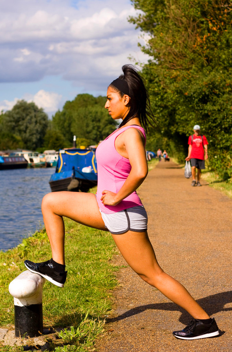 怎么改善臀部扁塌,在家怎么改善臀部凹陷