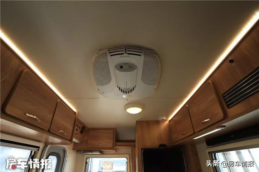 豪华四驱b型房车最新款,览众单排汽油四驱皮卡房车
