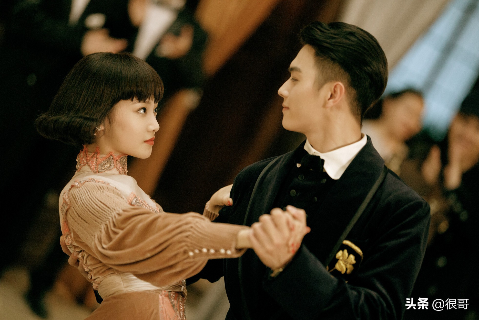 吴佳怡在烈火军校演什么,凤囚凰白鹿许凯吴佳怡多少集出现