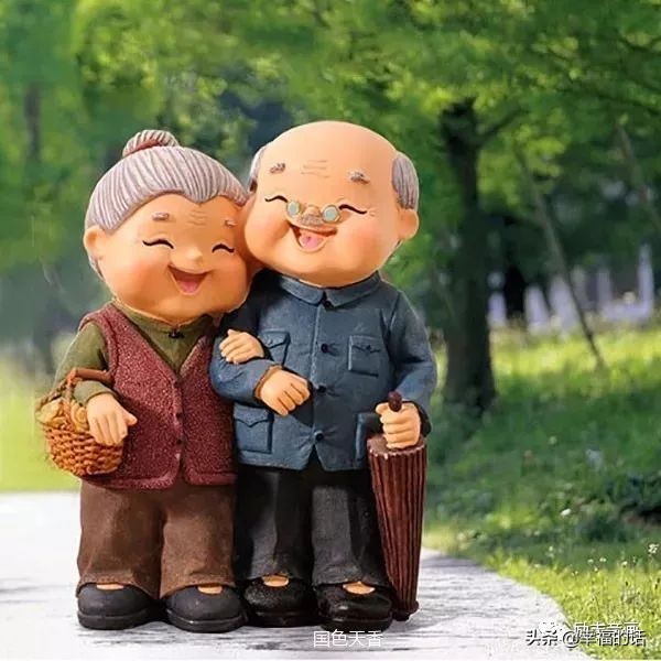 退休老师写给老伴的对联太幽默啦,老太太写给老婆的对联