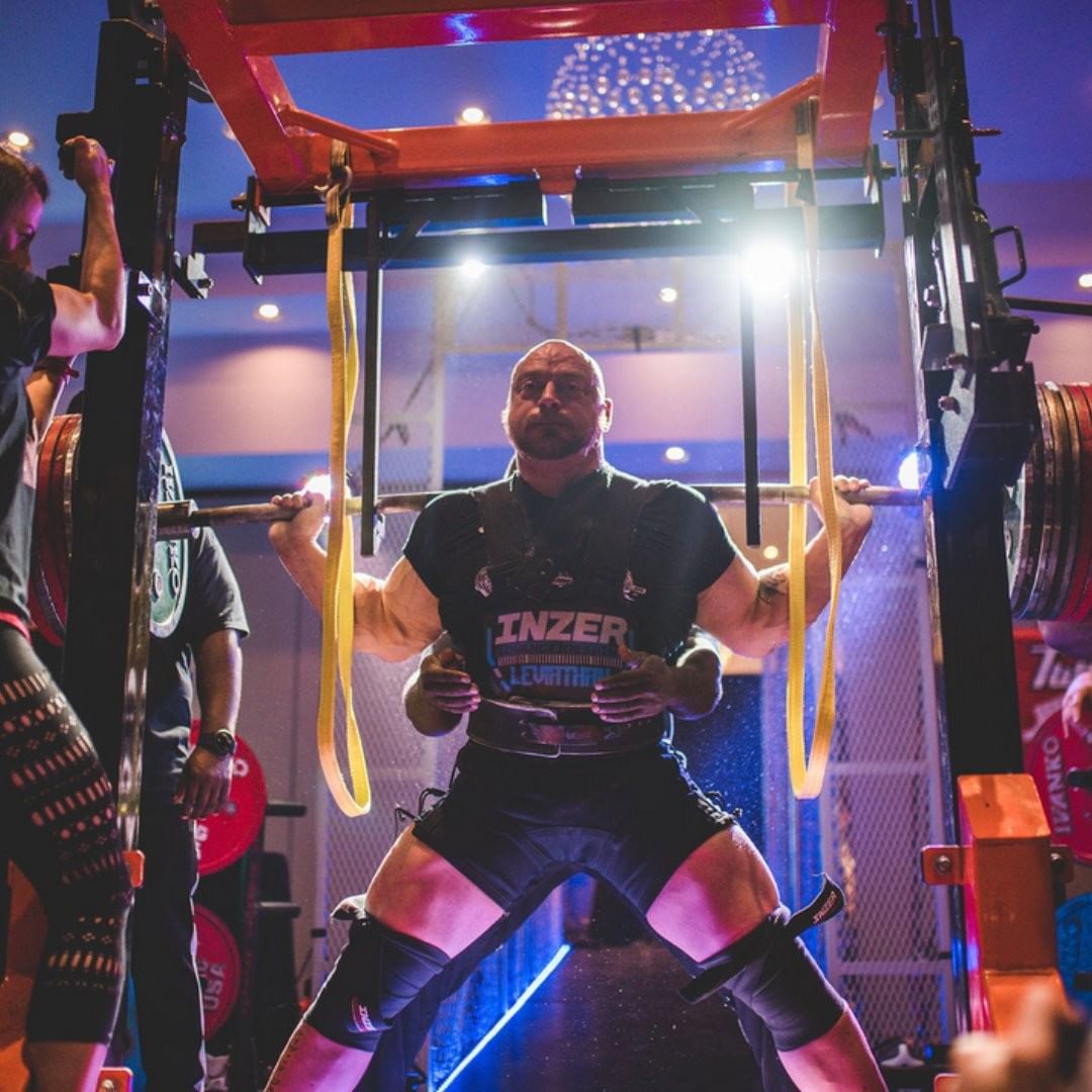 力量举无装备和有装备有啥区别,力量举有装备和无装备的区别