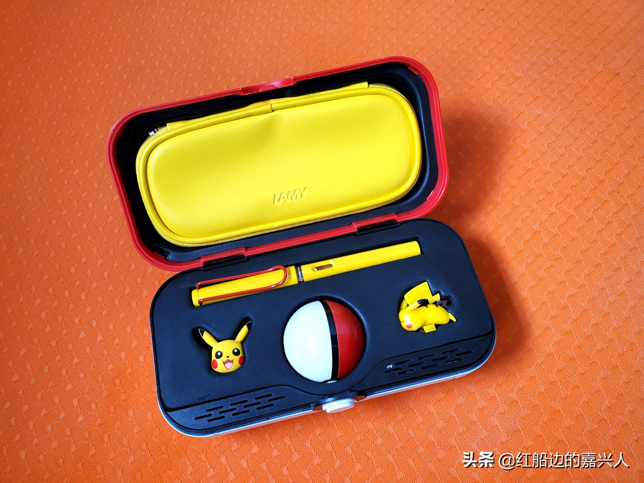 皮卡丘凌美联名款钢笔怎么装,宝可梦凌美钢笔