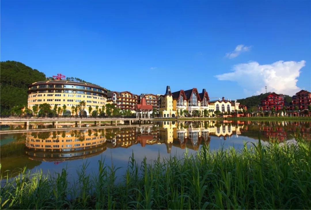 83岁神仙颜值,18岁时神仙颜值