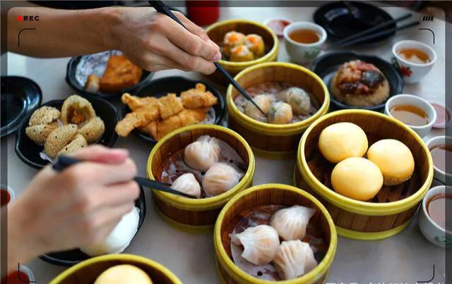 什么小吃生意操作简单又赚钱,现在小吃生意挣钱吗