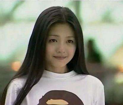 大s新发型女短发,大s偏分刘海纹理烫中短发