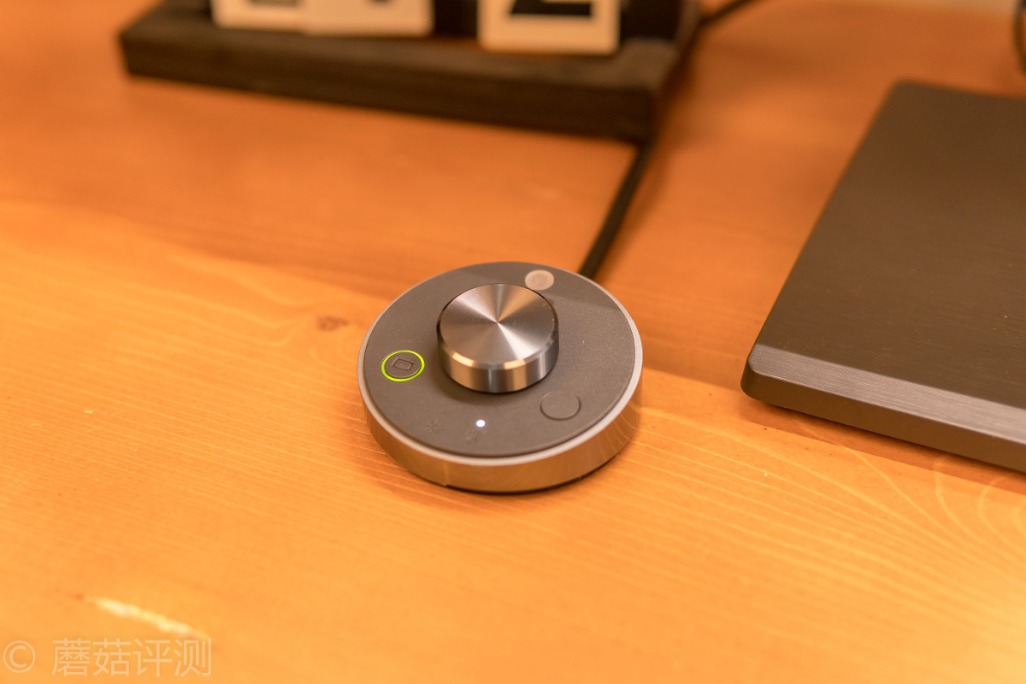 明基screenbar屏幕挂灯效果,明基显示器屏幕挂灯