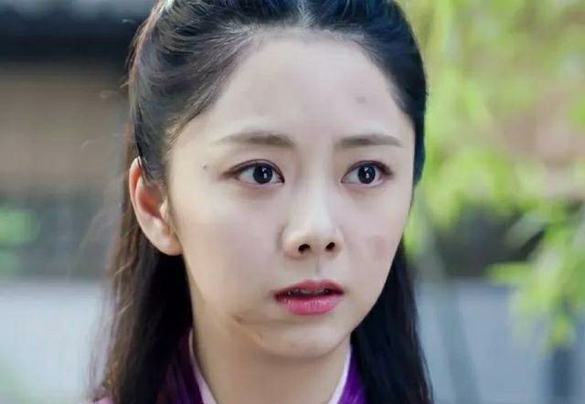 朝天鼻女明星图片,塌鼻好看的明星