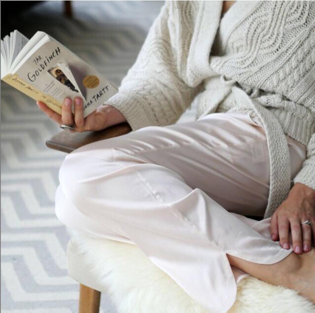 一位英国女人爱上东方文化,让穿丝绸睡衣,比晚礼服还高级