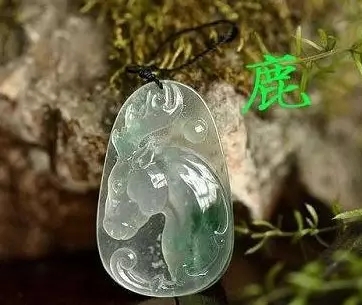 翡翠蝙蝠挂件寓意,翡翠挂件荷花的图案寓意