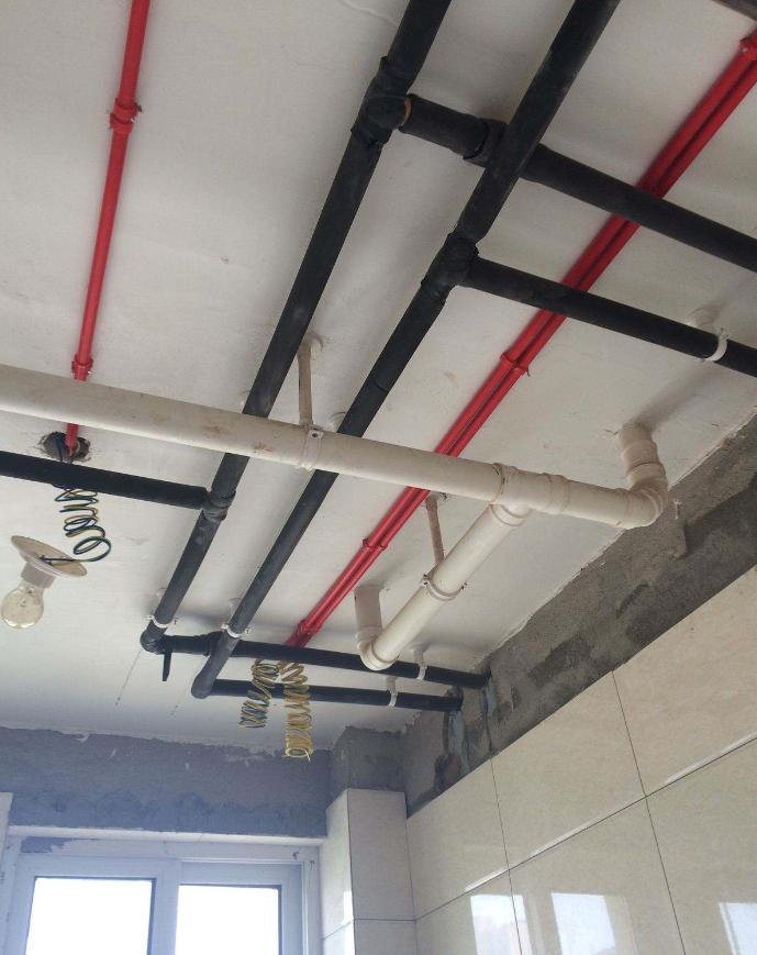 装修水管走顶还是走地,装修水管是走地还是走顶