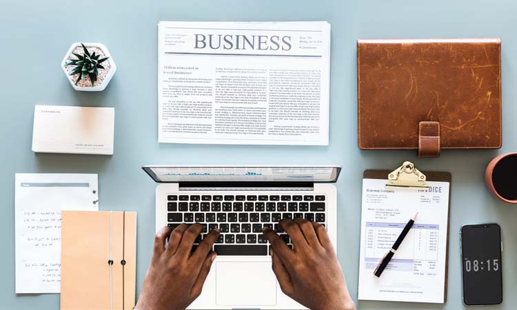 工作干得很压抑很焦虑该不该放弃,焦虑应该远离工作吗