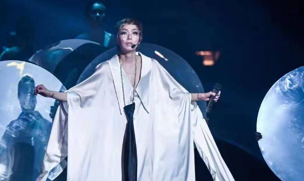 郑秀文蔡依林颁奖典礼,郑秀文和蔡依林