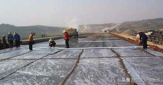 混凝土地面受冻起皮是质量问题吗,水泥地坪冻起皮怎么办
