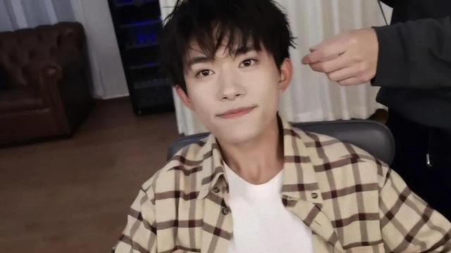 说话不经大脑口无遮拦不分场合,孩子不敢在公共场合说话怎么办