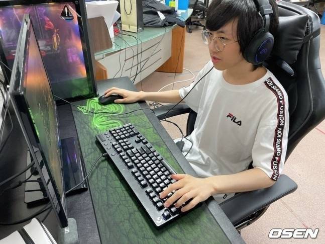 每日撸报：EDG七连胜不败iG遭LGD碾压！GALA富婆女友被扒出