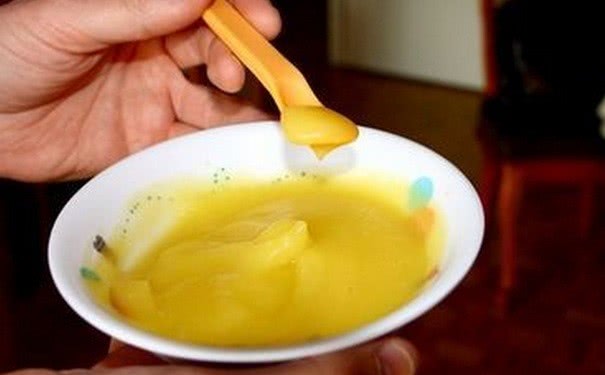 五个月宝宝添加辅食得了肾结石,3个月孩子吃辅食得肾结石