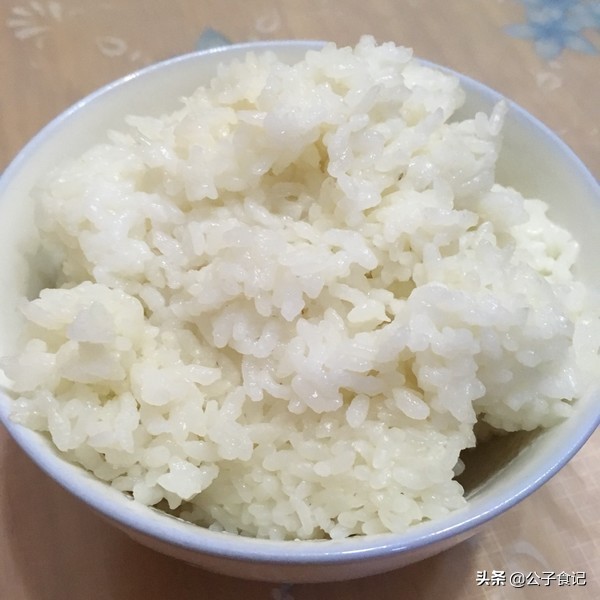 陈米怎样蒸更白透亮,陈米好吃还是新米好吃