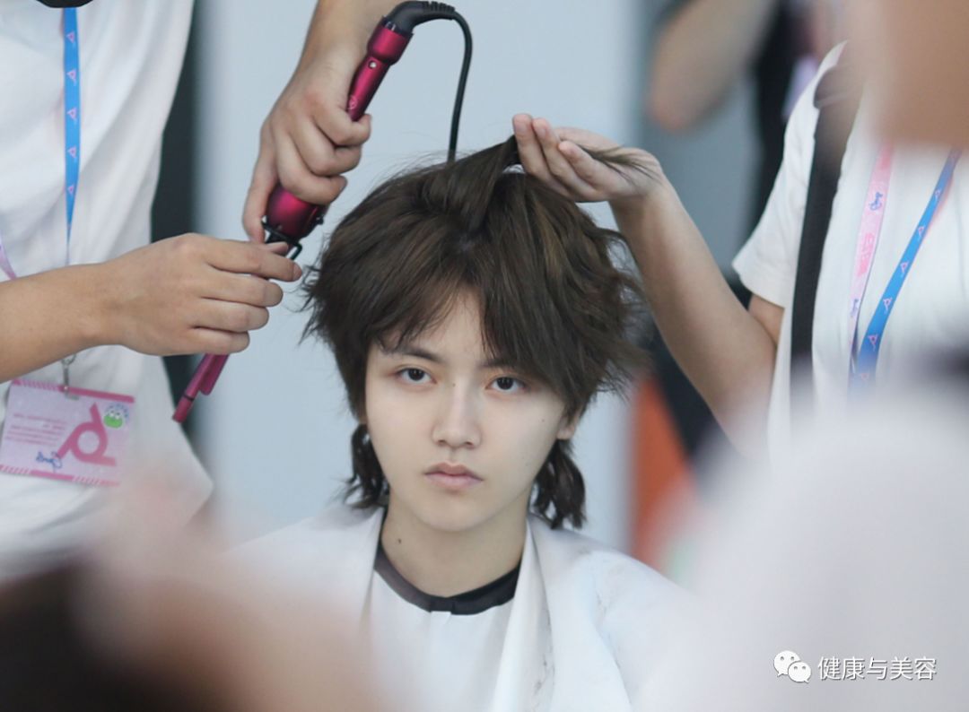 明日之子孟美岐搭配,明日之子孟美岐皮裤