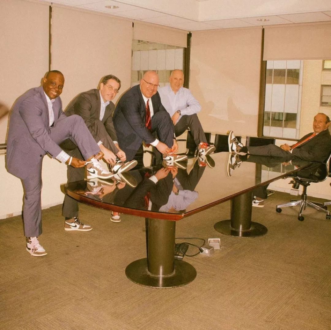 一个月生活费5000不够你花,一个月5000块钱生活费不到200