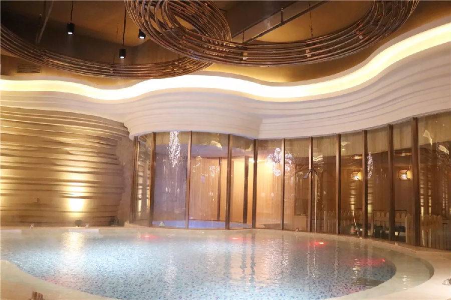 东莞西湖乐园恒温游泳馆,东莞水立方游玩